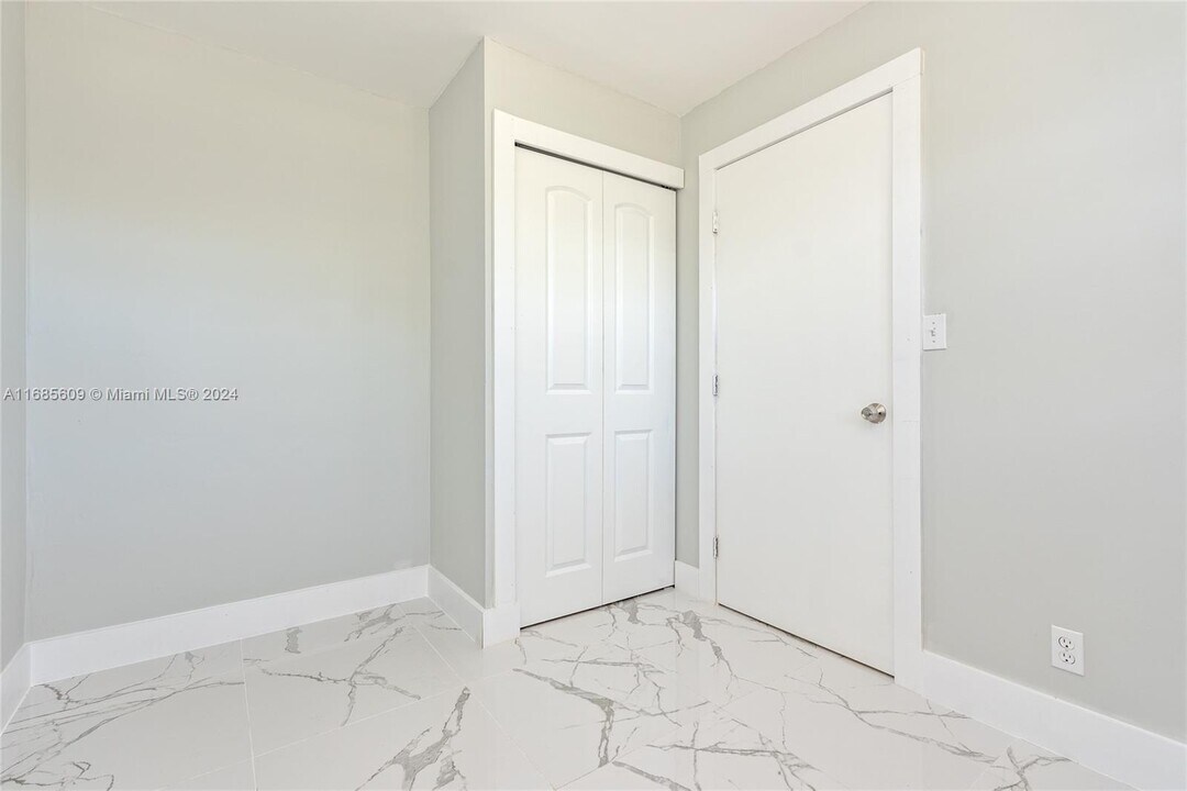 1801 NW 75th Ave, Unit 203 in Plantation, FL - Building Photo