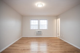 Kings Gate West in Camillus, NY - Foto de edificio - Interior Photo