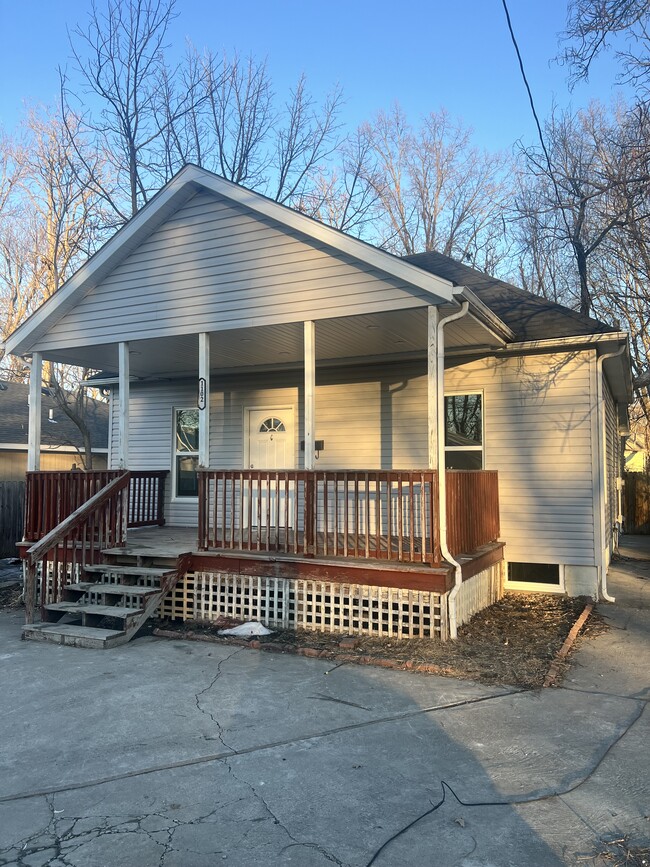 1102 Range Line St in Columbia, MO - Foto de edificio - Building Photo