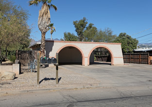 Duplex on E. Lee in Tucson, AZ - Building Photo - Building Photo