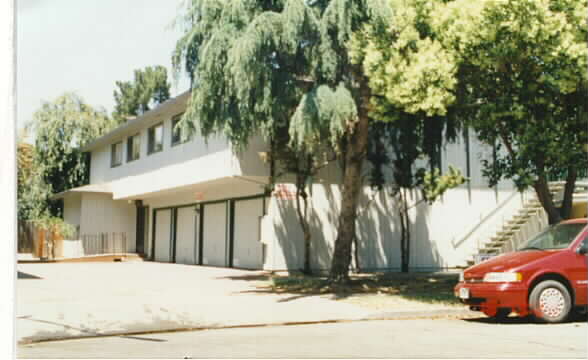 3813 Barker Dr in San Jose, CA - Foto de edificio - Building Photo