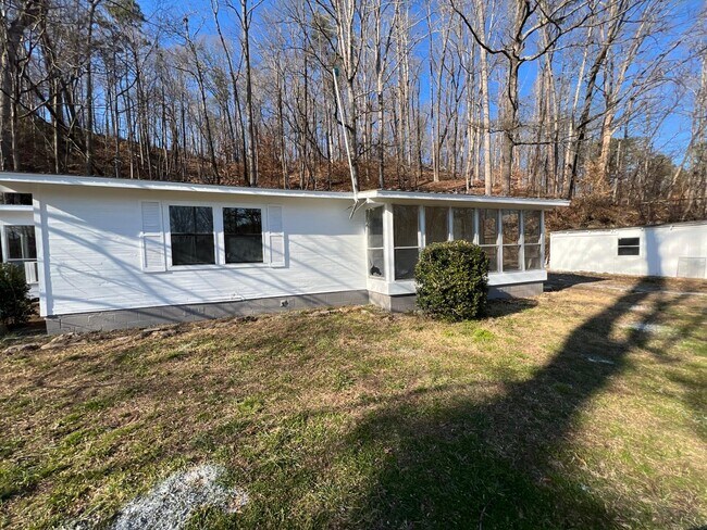 6705 Claude Parks Rd in Murrayville, GA - Foto de edificio - Building Photo