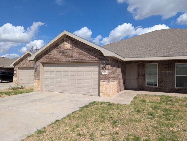 1302 N Clinton Ave in Lubbock, TX - Building Photo - Building Photo