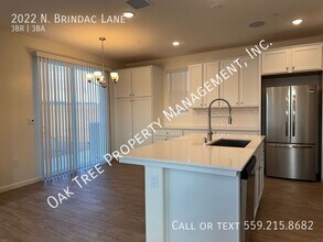 2022 N Brindac Ln in Clovis, CA - Building Photo - Building Photo