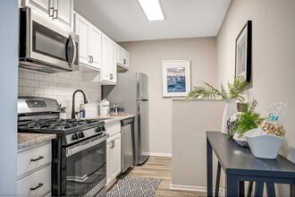 Cary Pines Apartments in Cary, NC - Building Photo - Building Photo
