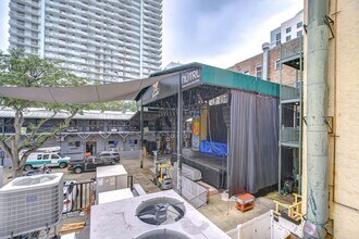 215 Central Ave, Unit 2B in St. Petersburg, FL - Foto de edificio - Building Photo