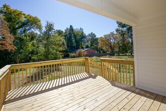 470 S Glover St in Southern Pines, NC - Foto de edificio - Building Photo