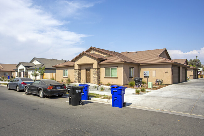 522 N Fourth St in Porterville, CA - Foto de edificio - Building Photo