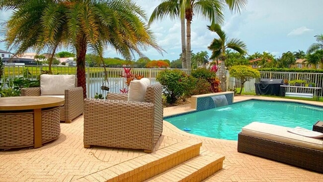 6489 Marbletree Ln in Greenacres, FL - Building Photo - Building Photo
