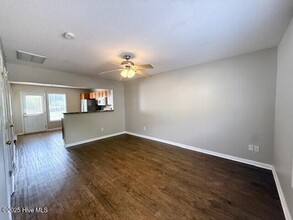 106 Cornerstone Pl in Jacksonville, NC - Building Photo - Building Photo