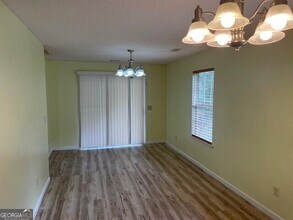 7910 Four Oaks Ct in Union City, GA - Building Photo - Building Photo