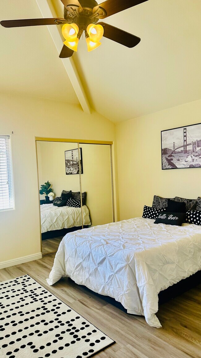 18336 1/2 Keswick St in Reseda, CA - Foto de edificio - Building Photo