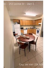 253-253 Lester St in Waterloo, ON - Building Photo - Building Photo