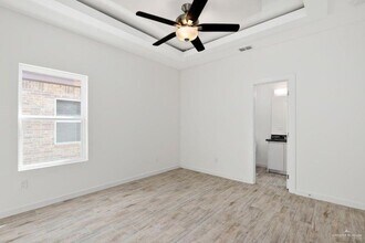 3608 Paola St-Unit -2 in Edinburg, TX - Foto de edificio - Building Photo