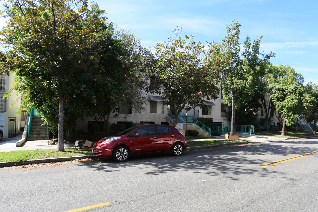 700-702 E Harvard St in Glendale, CA - Building Photo