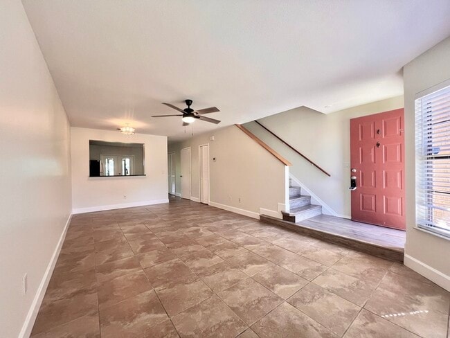 1216 N Fairway Dr in Apopka, FL - Foto de edificio - Building Photo