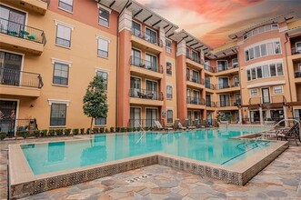 8616 Turtle Creek Blvd in Dallas, TX - Building Photo - Building Photo