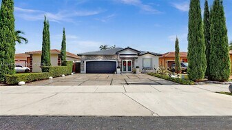 16247 SW 92nd Terrace in Miami, FL - Building Photo