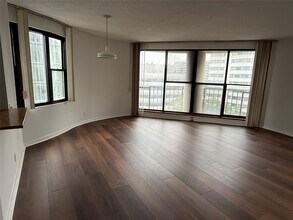 10 Cottage Pl in White Plains, NY - Building Photo - Building Photo