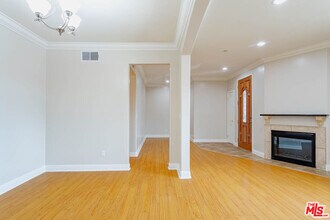421 E Santa Anita Ave in Burbank, CA - Building Photo - Building Photo