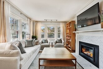 6848 16th Ave NE in Seattle, WA - Building Photo - Building Photo