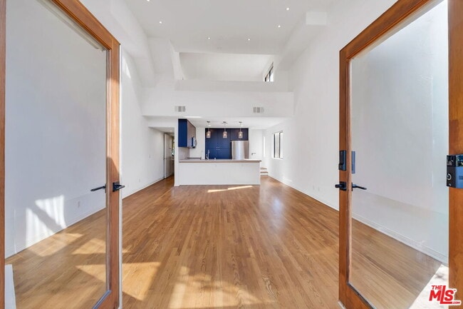 9917 Tabor St in Los Angeles, CA - Foto de edificio - Building Photo