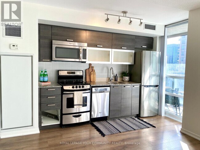 68 Abell St in Toronto, ON - Building Photo - Building Photo