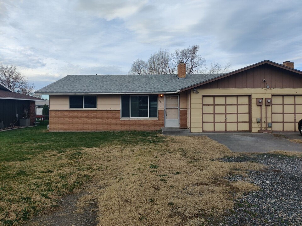 708 N Rd 34 in Pasco, WA - Building Photo