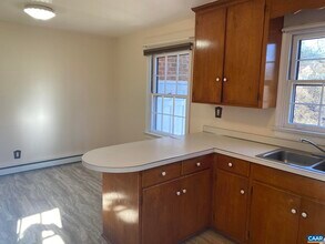312 Azalea Dr in Charlottesville, VA - Building Photo - Building Photo