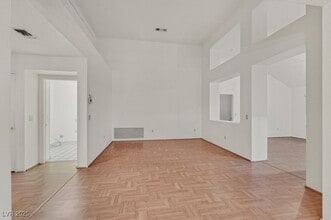 2832 Dry Plains Dr in Las Vegas, NV - Building Photo - Building Photo