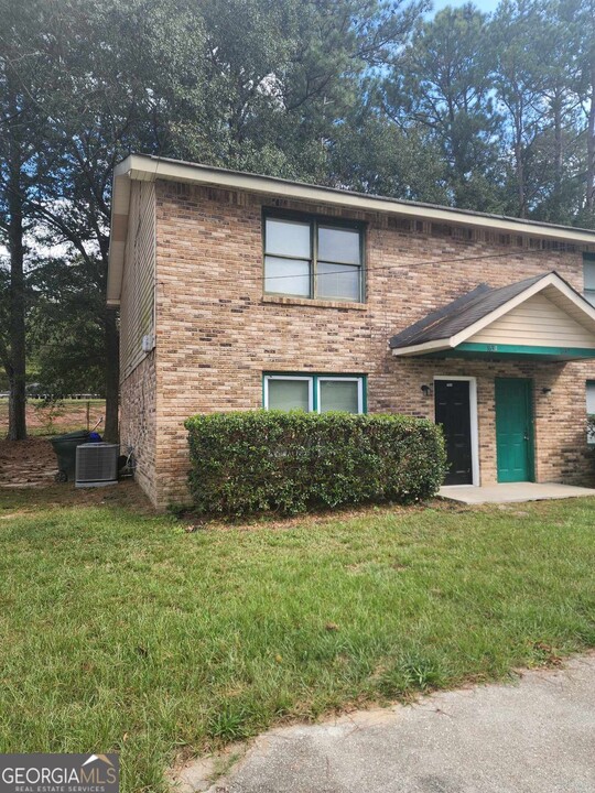 1634 Pinedale Cir NW in Conyers, GA - Building Photo