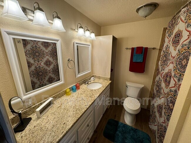 3863 Montgomery Blvd in Albuquerque, NM - Building Photo - Building Photo