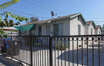 2616-2624 Carleton Ave in Los Angeles, CA - Foto de edificio - Building Photo