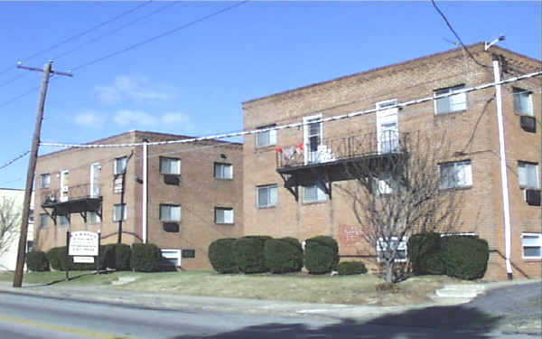 Elkins Court Apartments in Philadelphia, PA - Building Photo - Building Photo