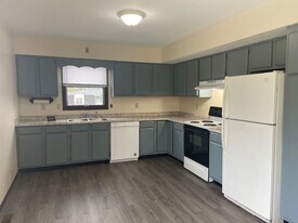 4130-4136 Canterbury Dr in Erie, PA - Building Photo