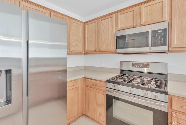 1036 Maggie Rd in Newburgh, NY - Building Photo - Building Photo