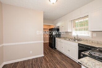 5420 St Lo Ln in College Park, GA - Foto de edificio - Building Photo