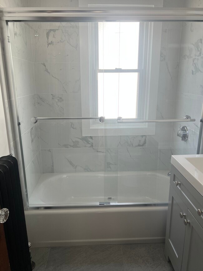 50 Stonington St, Unit 1 in Hartford, CT - Building Photo - Building Photo