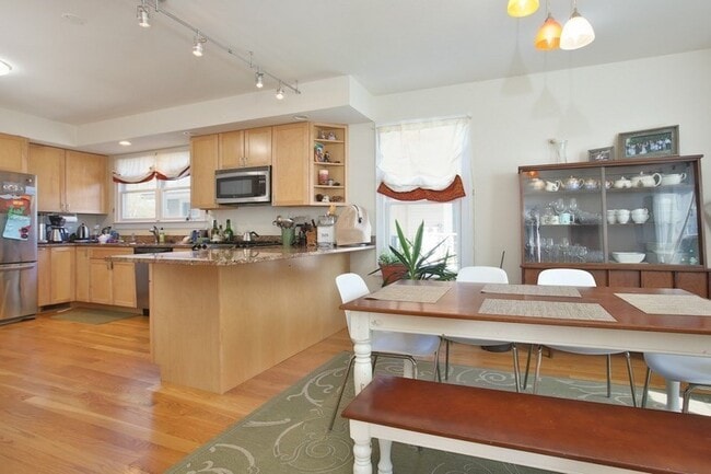 122 Clifton St in Cambridge, MA - Building Photo - Building Photo