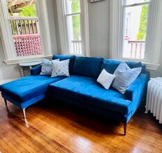 25 Ayrault St in Newport, RI - Building Photo - Building Photo