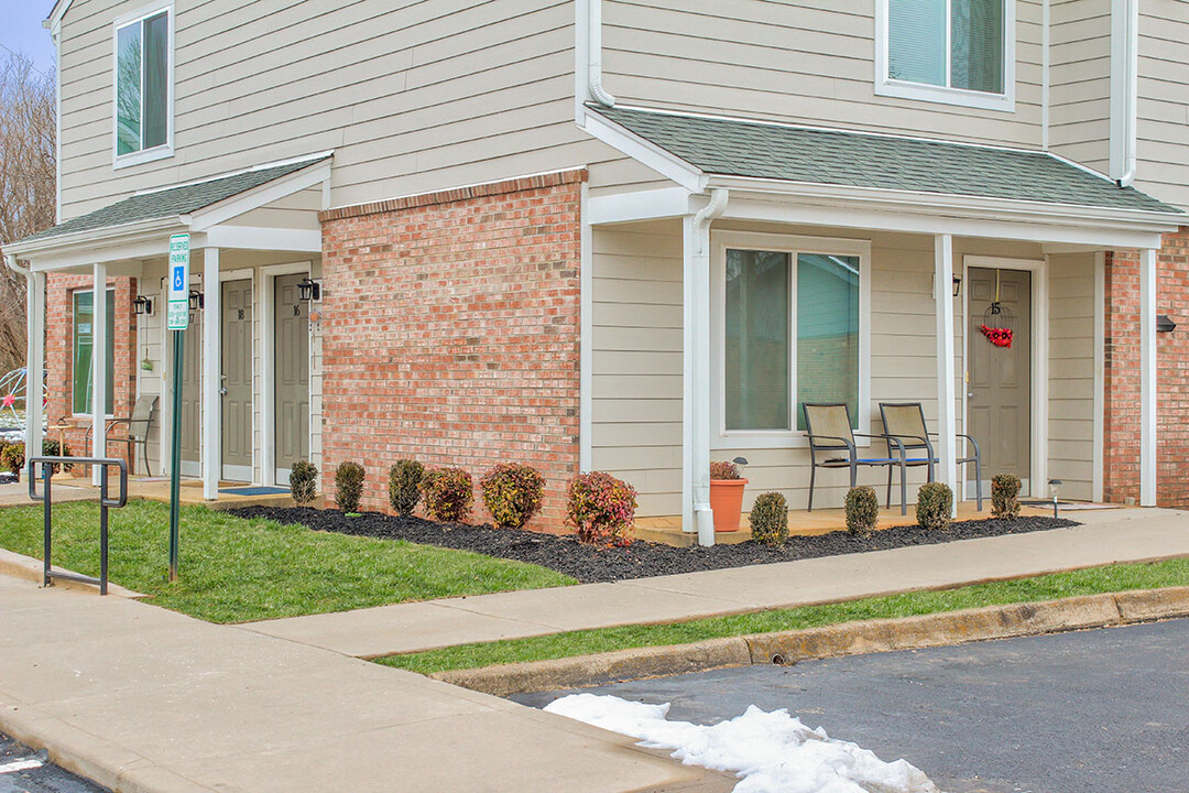 Bailey Court in Stanardsville, VA - Foto de edificio