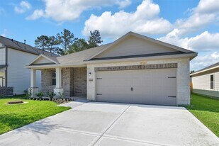 17620 Cedar Crst Dr in Conroe, TX - Building Photo