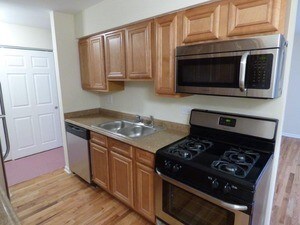 1626 W Estes Ave, Unit 1F in Chicago, IL - Building Photo