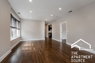 2506 W Argyle St, Unit 2 in Chicago, IL - Foto de edificio - Building Photo