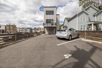 1122 Bainbridge Street in Richmond, VA - Foto de edificio - Building Photo