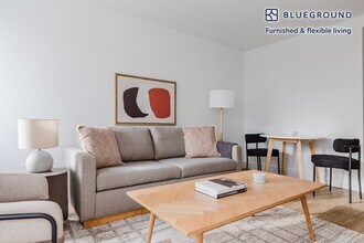 160 W 24th St in New York, NY - Building Photo - Building Photo