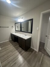 2146 10th St in Hempstead, TX - Foto de edificio - Building Photo