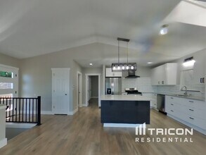 5555 Madrona Ave NE in Bremerton, WA - Building Photo - Building Photo