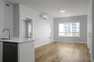 2160 Mayer Rd in Kelowna, BC - Building Photo - Building Photo