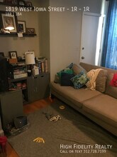 1819 W Iowa St-Unit -1R in Chicago, IL - Building Photo - Building Photo